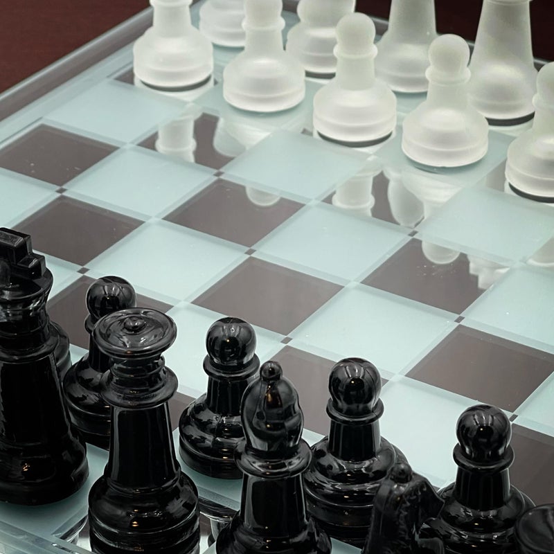 CHH Avant-Garde Black Frosted Glass Chess Set with Mirror Board - Image 4